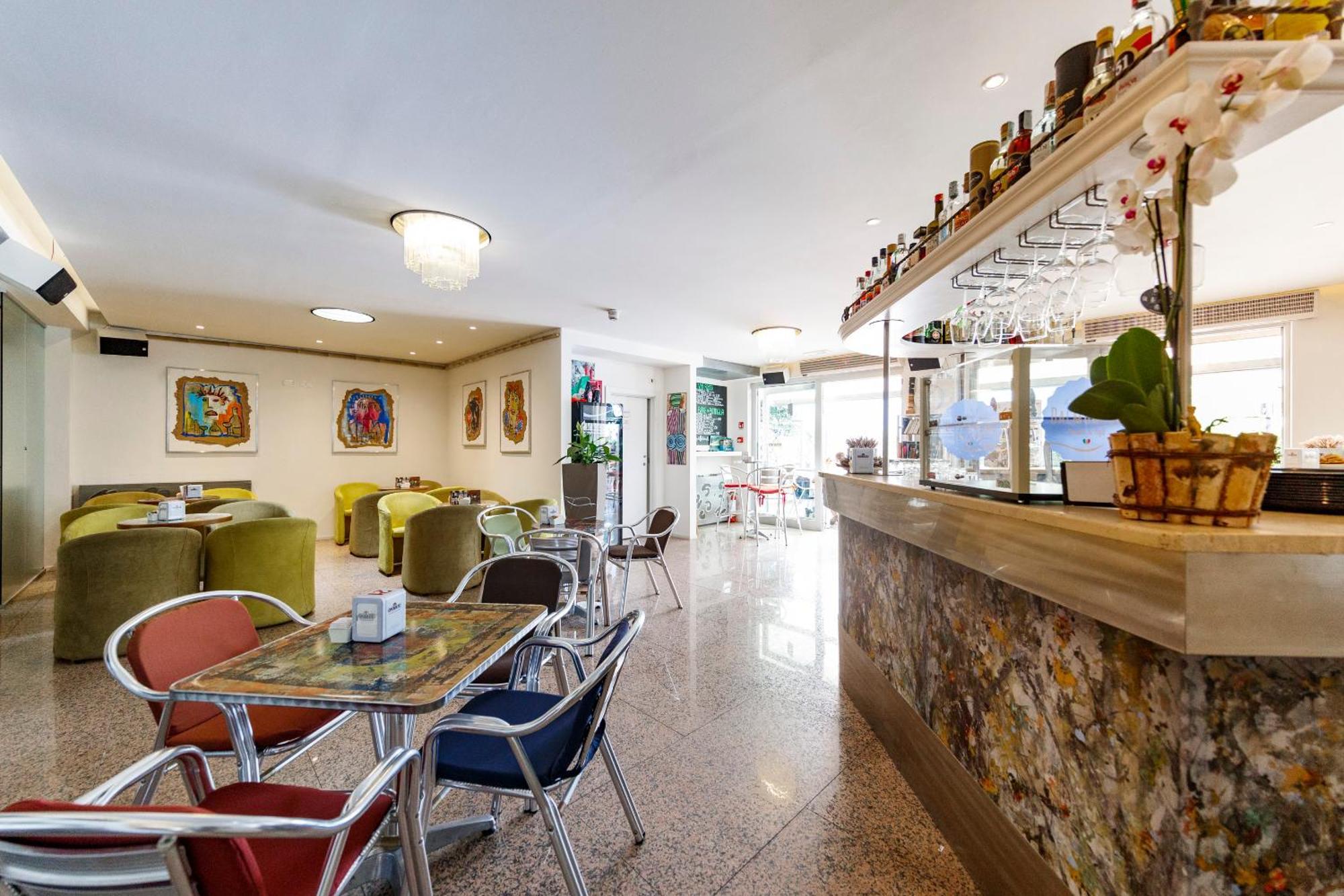 Hotel Sole Holiday Arco Bagian luar foto