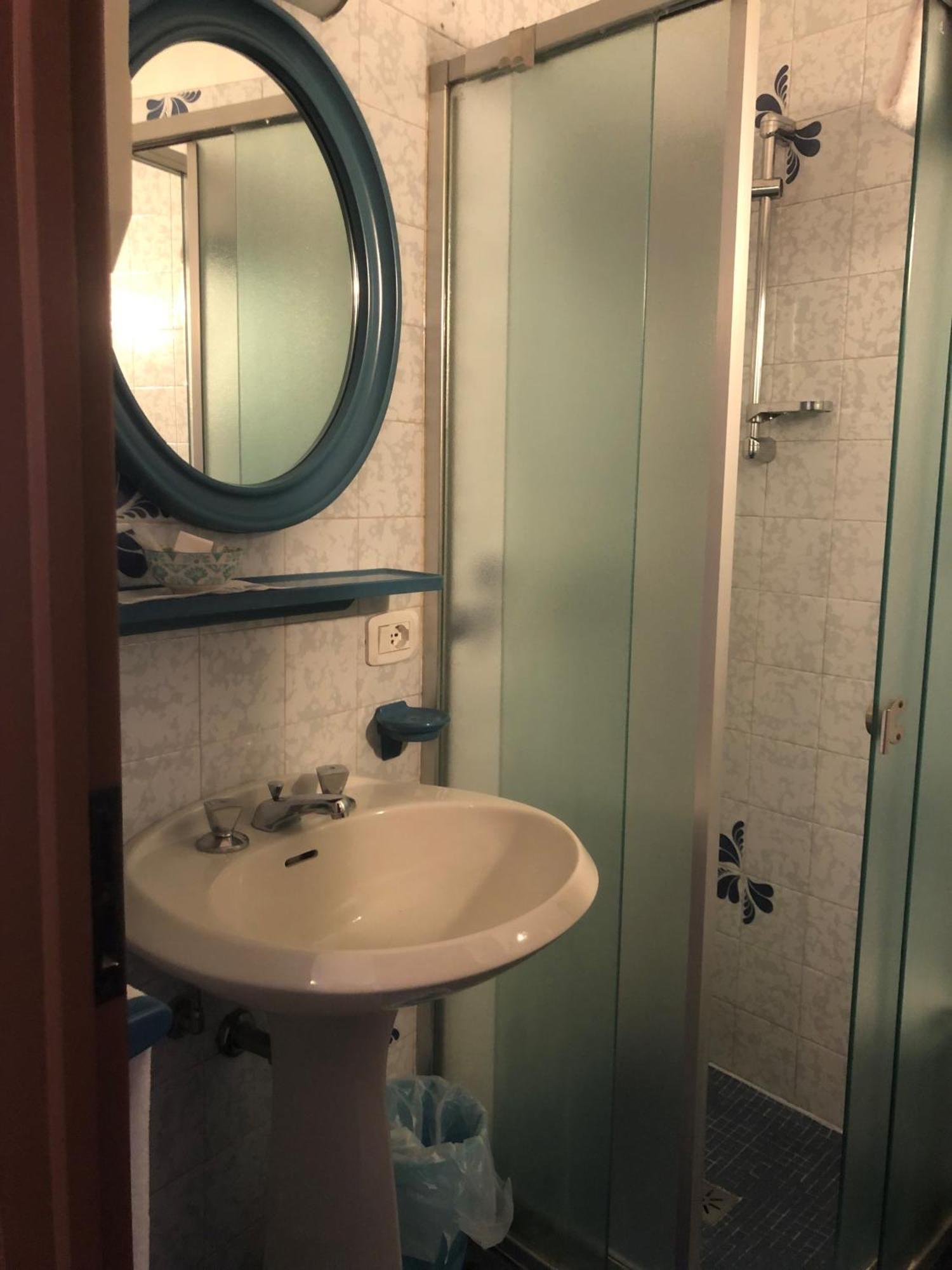 Hotel Sole Holiday Arco Bagian luar foto