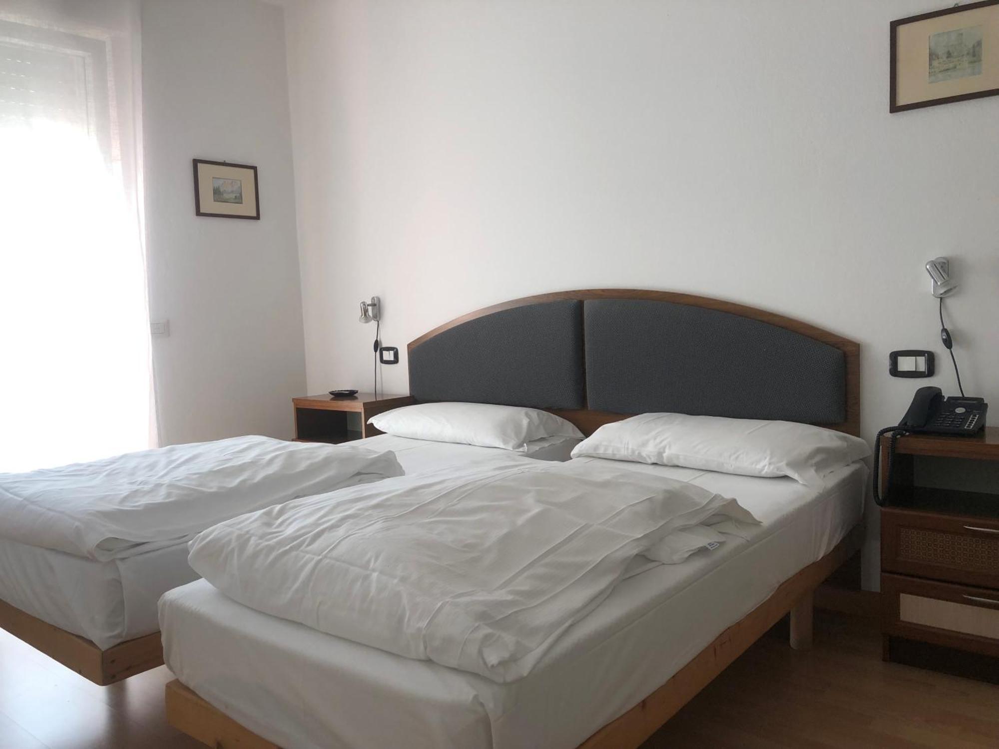 Hotel Sole Holiday Arco Bagian luar foto