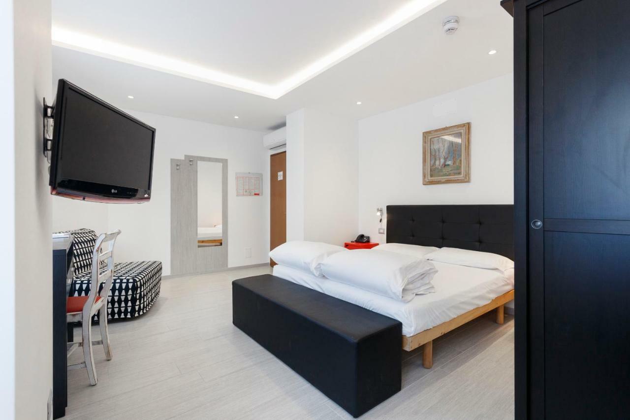 Hotel Sole Holiday Arco Bagian luar foto